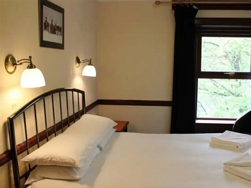 Sutherland Inn Брора Экстерьер фото